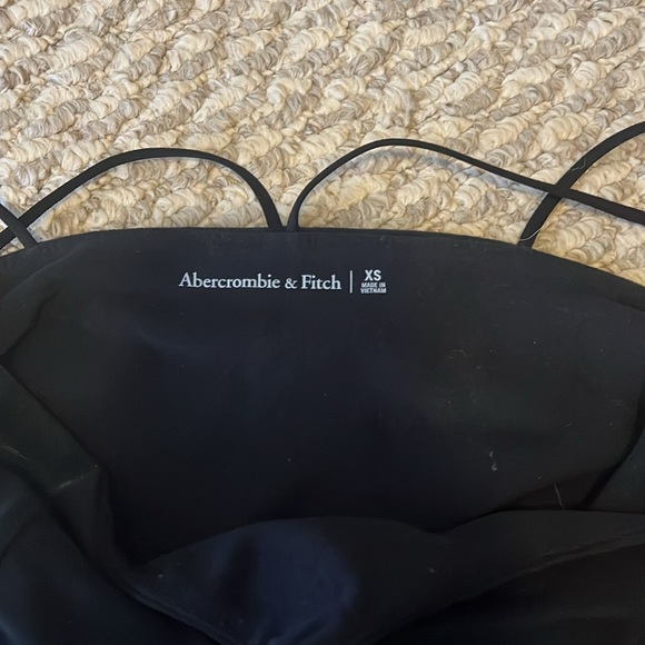 Abercrombie and fitch strappy crop top. XS - Picture 3 of 3